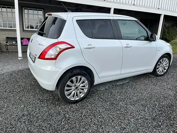 Suzuki Swift 2011 photo 3
