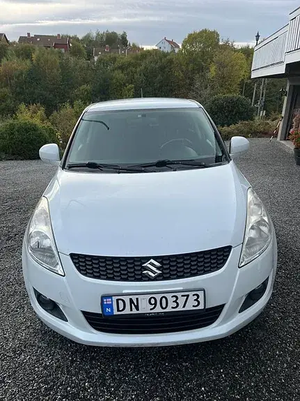 Suzuki Swift 2011 photo 4