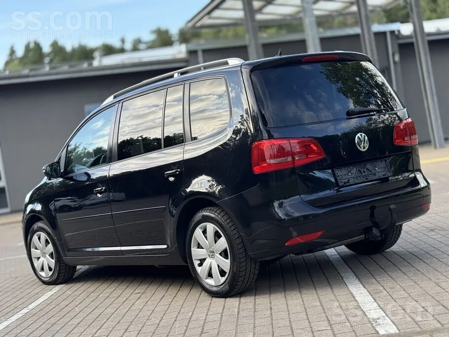 Volkswagen Touran 2011 photo 4