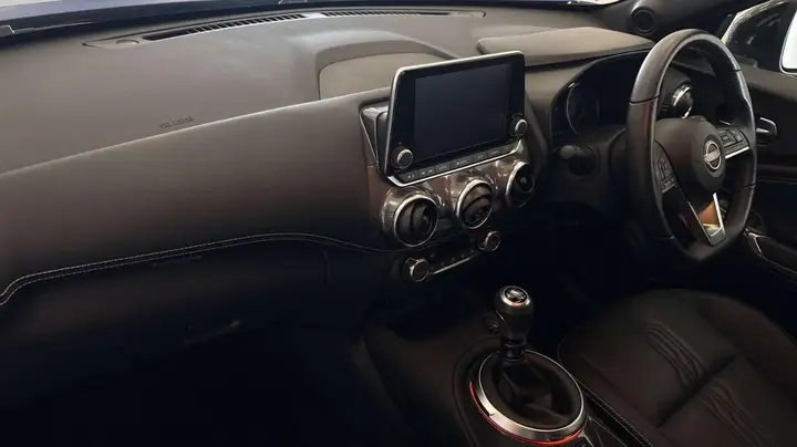 Nissan Juke 2023 photo 2