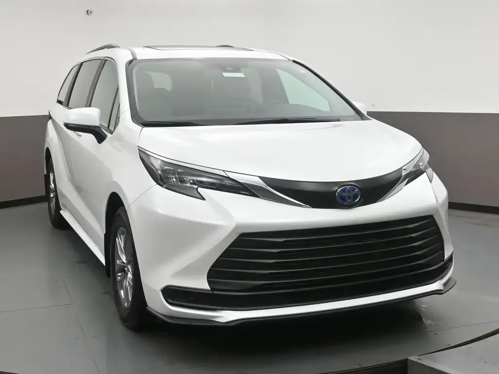 Toyota Sienna 2025 photo 2