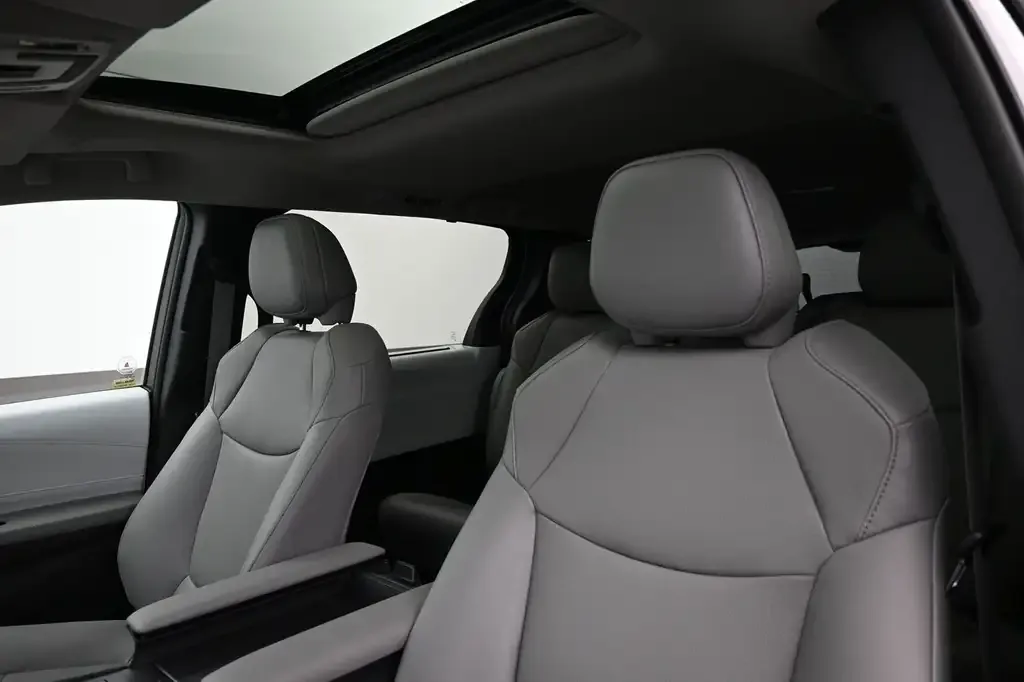 Toyota Sienna 2025 photo 4