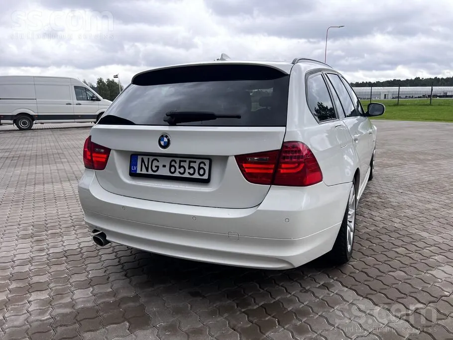 BMW 320D 2011 photo 3