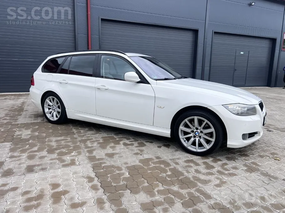 BMW 320D 2011 photo 2