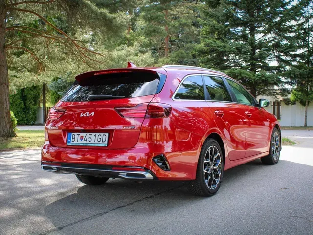 Kia Ceed Sw 2023 photo 4