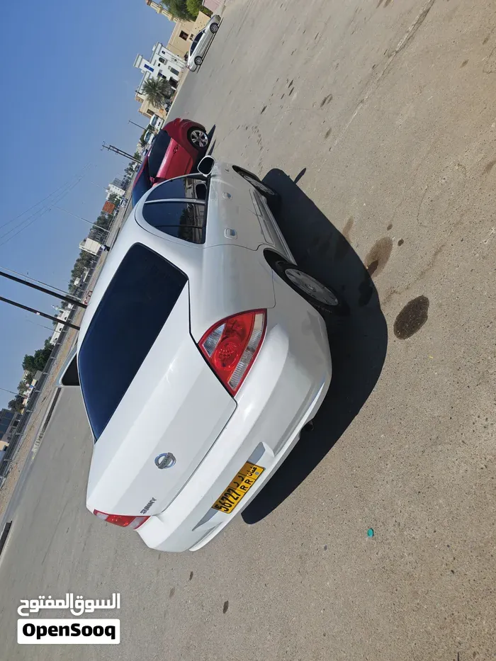 Nissan Sunny 2011 photo 3