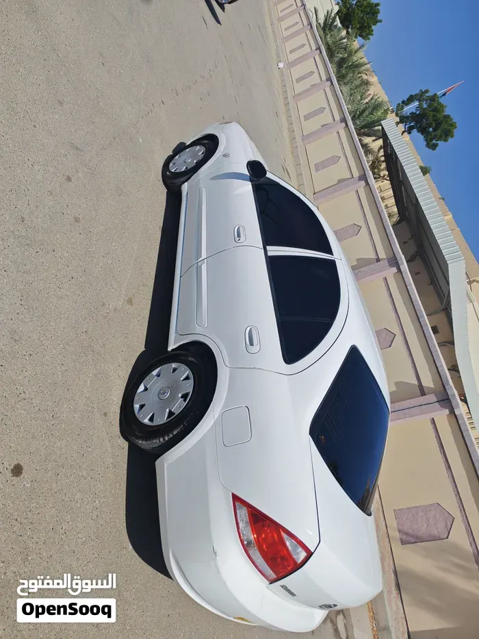 Nissan Sunny 2011 photo 4