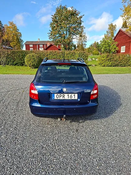 Skoda Fabia 2009 photo 3