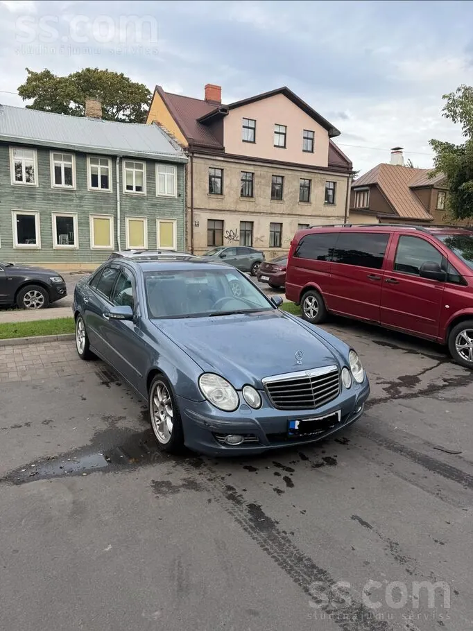 Mercedes-Benz E270 2002 photo 3