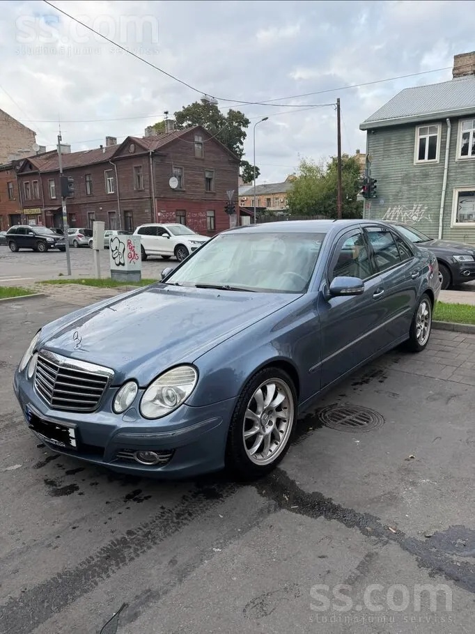 Mercedes-Benz E270