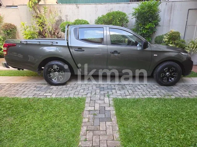 Mitsubishi L200 2015 photo 3