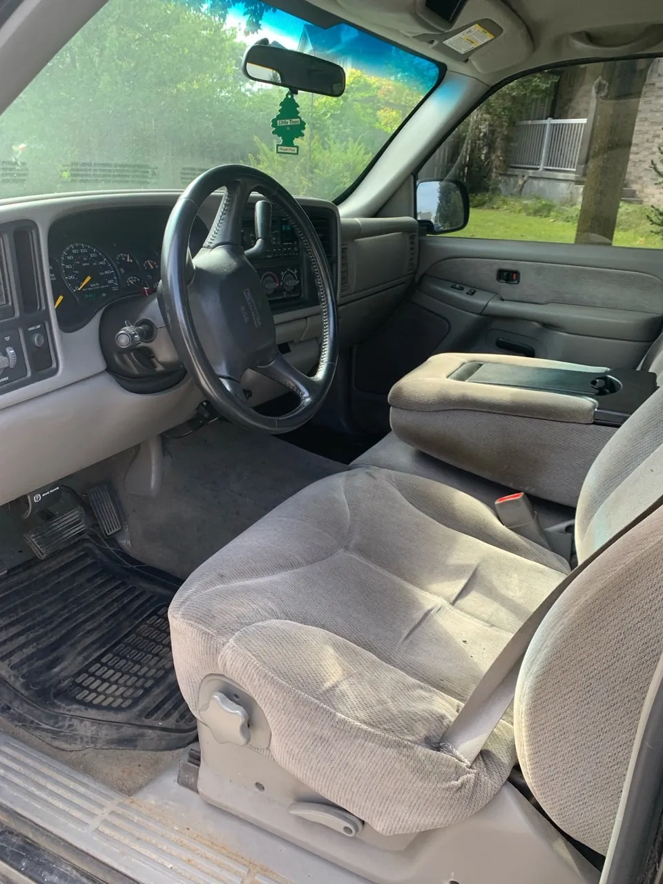 GMC Sierra 2000 photo 2