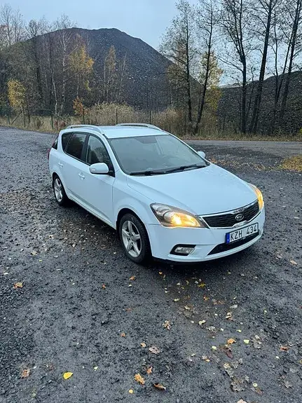 Kia Ceed 2011 photo 2