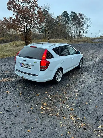 Kia Ceed 2011 photo 4