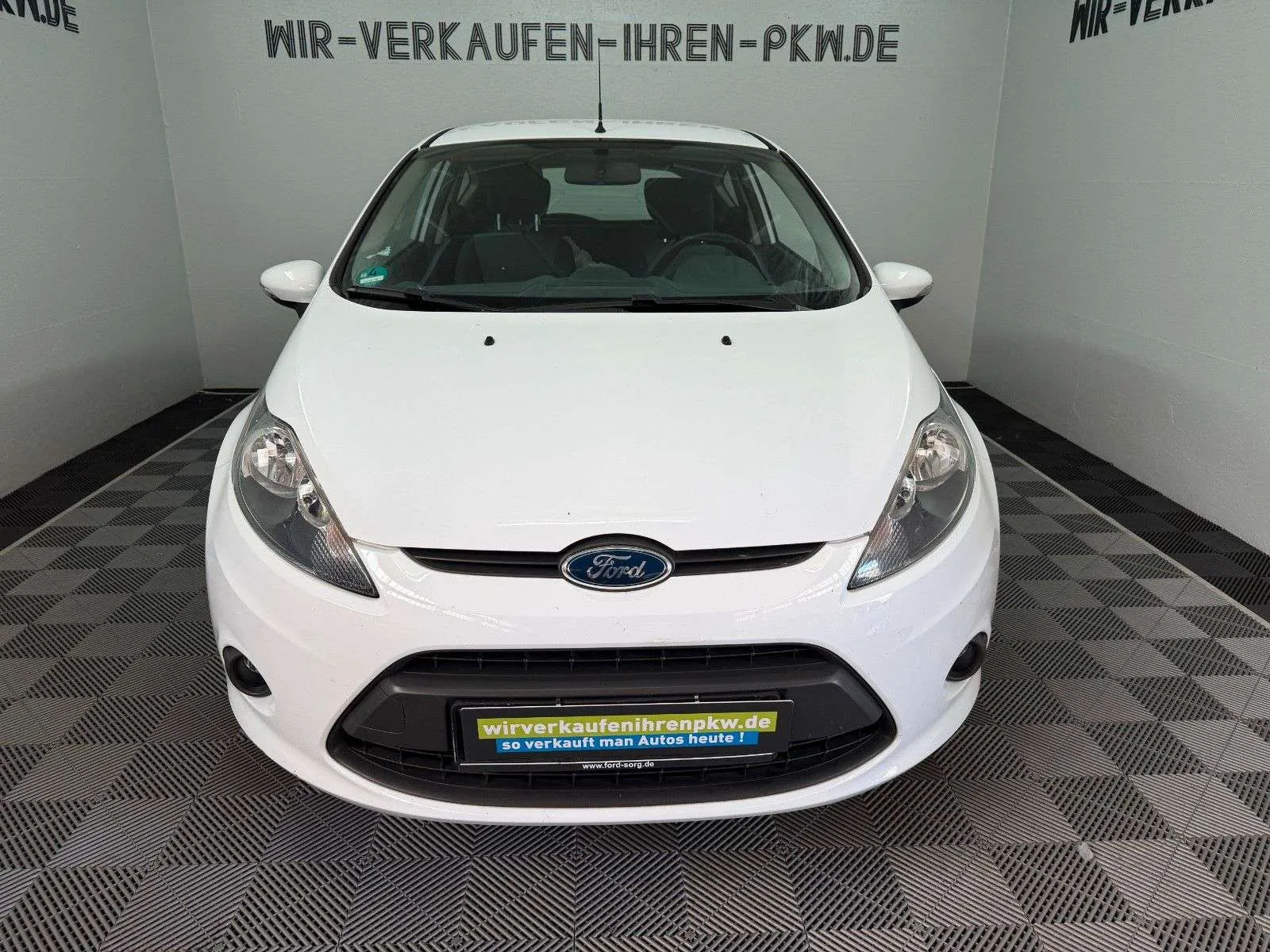 Ford Fiesta 2010 photo 3