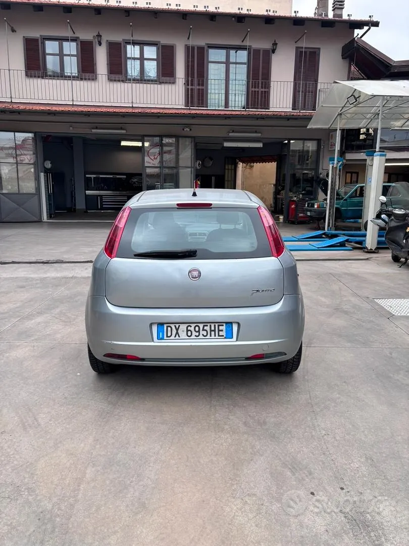 Fiat Grande Punto 2009 photo 3