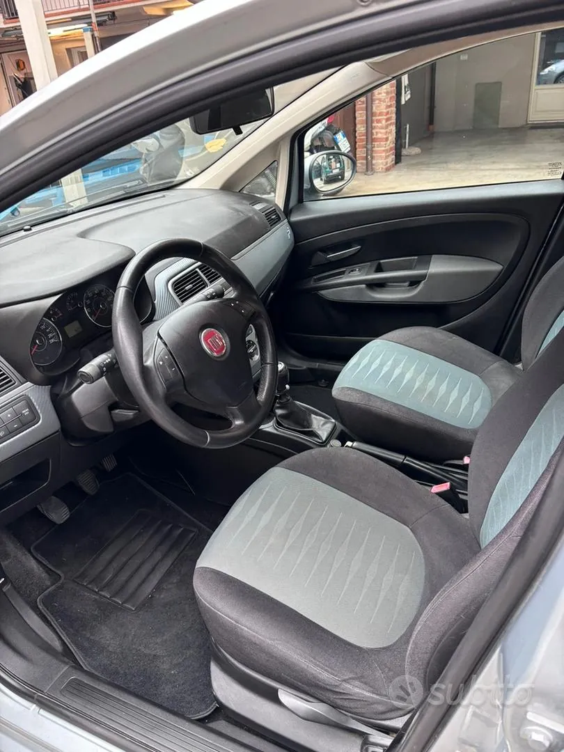 Fiat Grande Punto 2009 photo 4