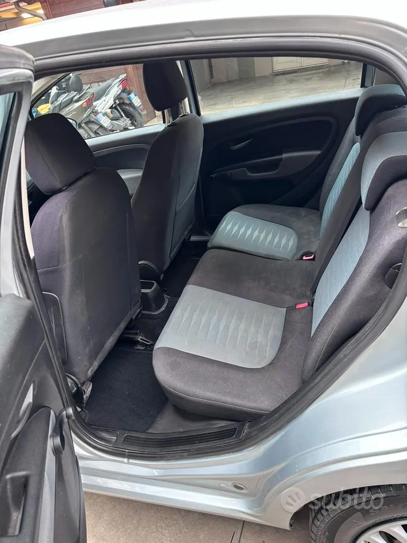Fiat Grande Punto 2009 photo 5