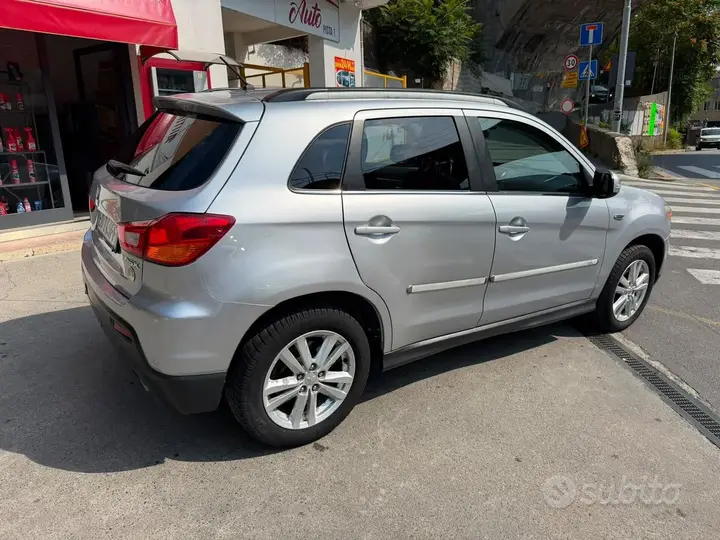 Mitsubishi Asx 2010 photo 5