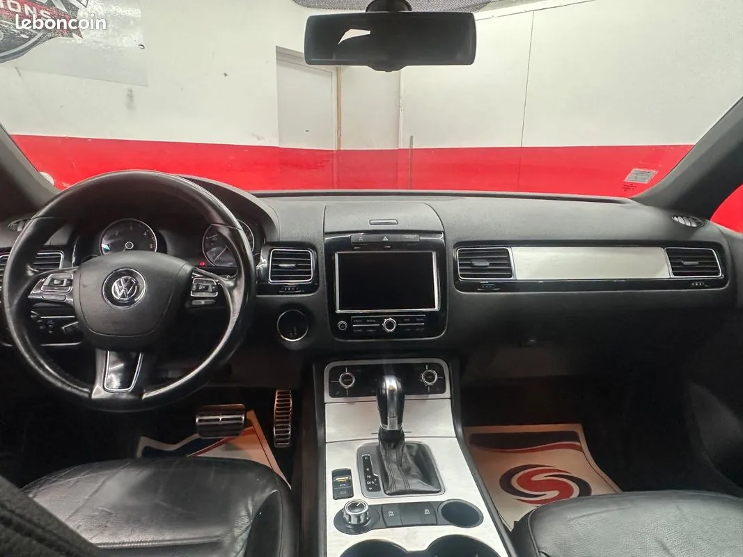Volkswagen Touareg 2012 photo 2