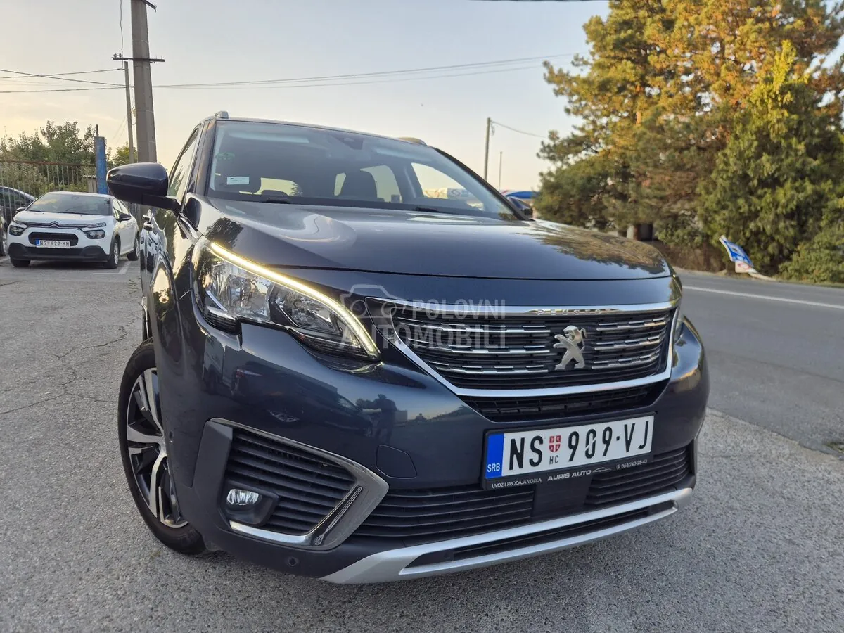 Peugeot 5008 2017 photo 5