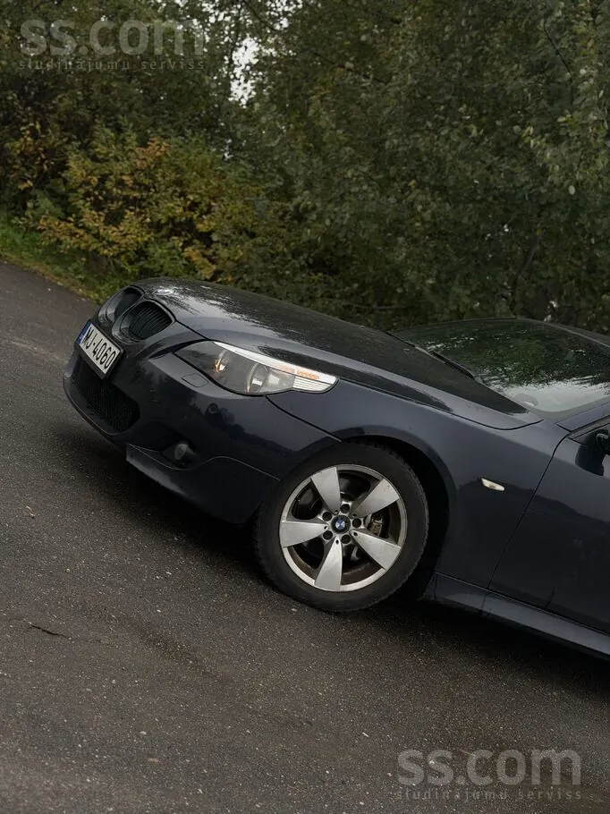 BMW E60 2004 photo 2