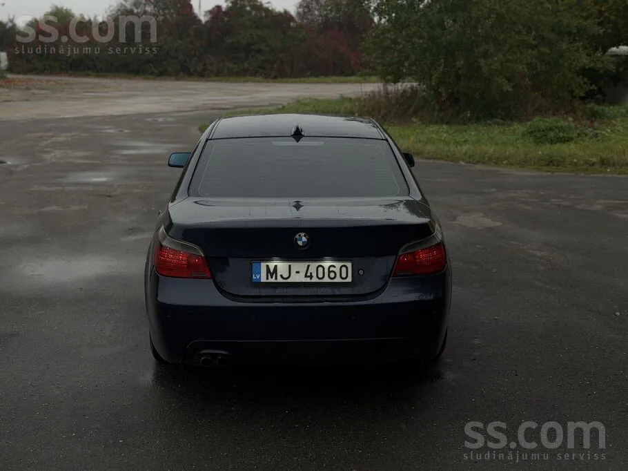 BMW E60 2004 photo 4