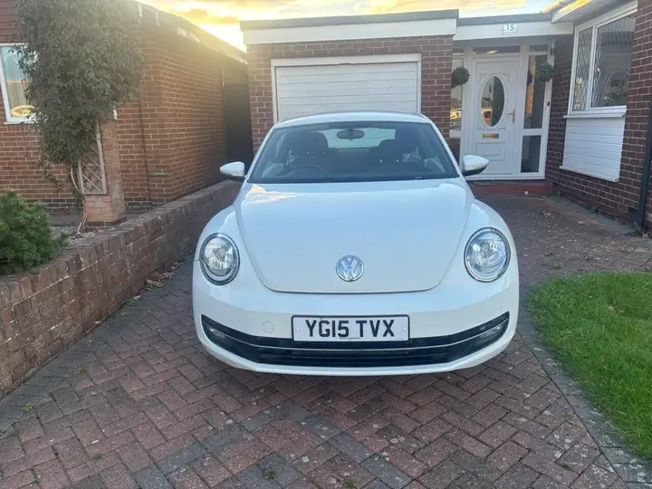 Volkswagen Beetle 2015 photo 2