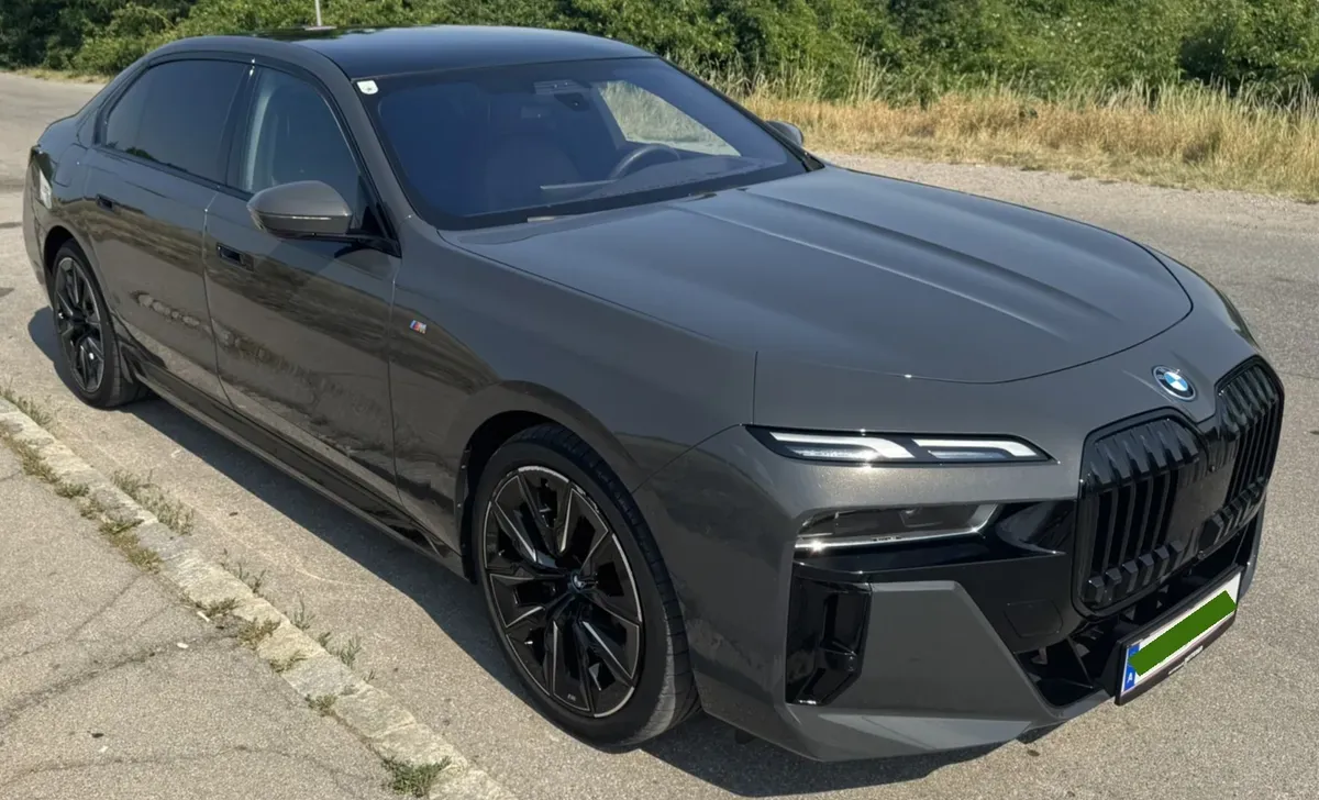 BMW I7 2023 photo 2