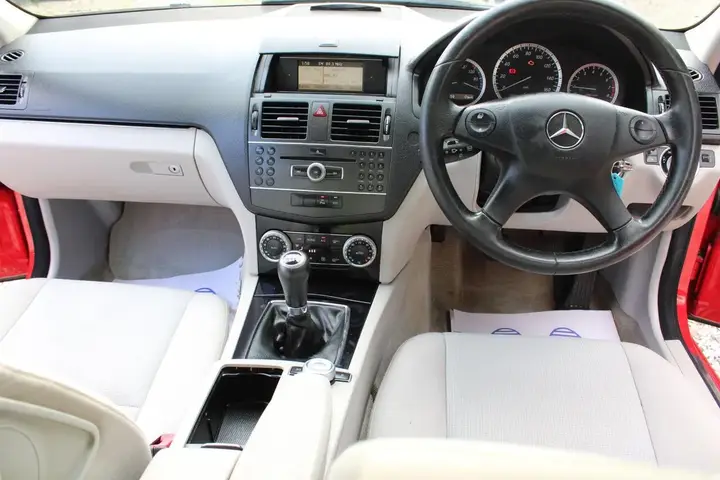 Mercedes-Benz C-Class 2010 photo 3
