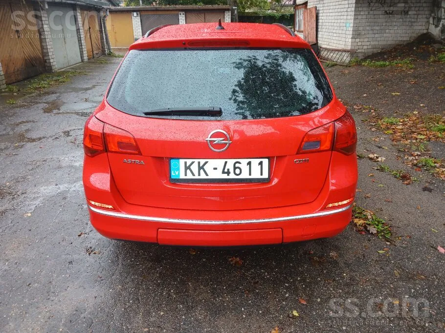 Opel Astra 2013 photo 4