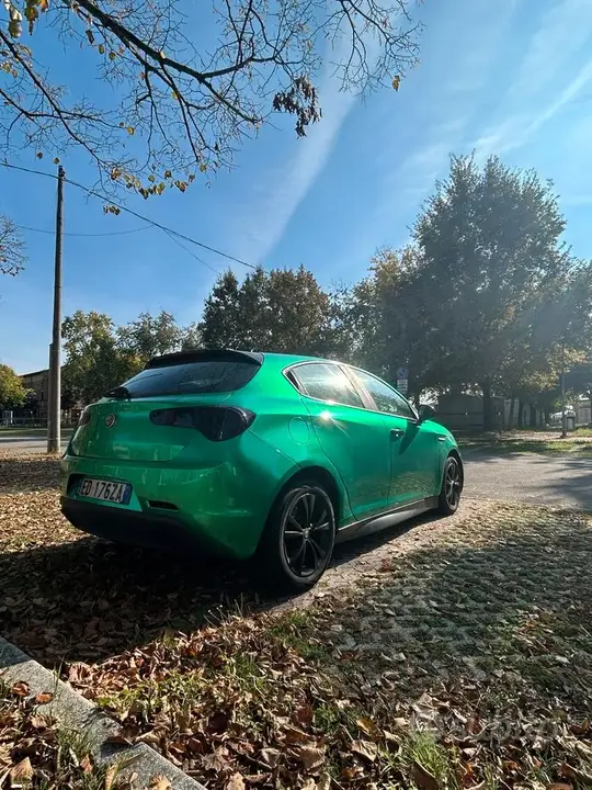 Alfa Romeo Giulietta 2010 photo 5