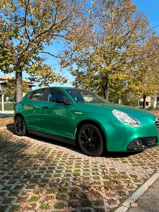 Alfa Romeo Giulietta 2010 photo 3