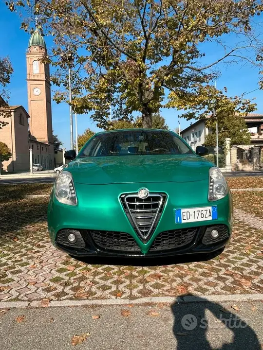 Alfa Romeo Giulietta 2010 photo 2