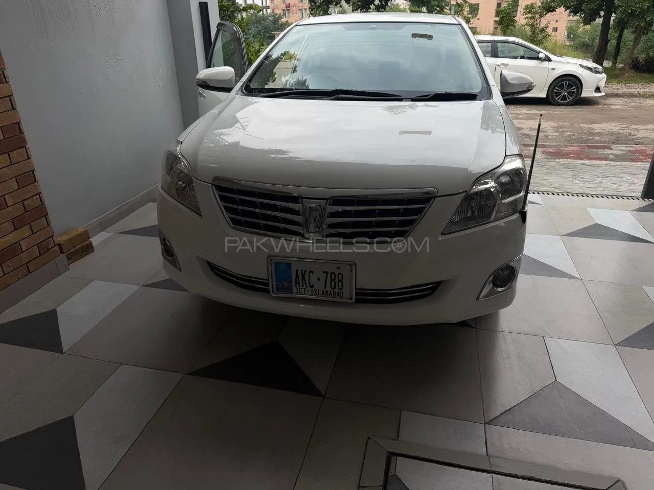 Toyota Premio