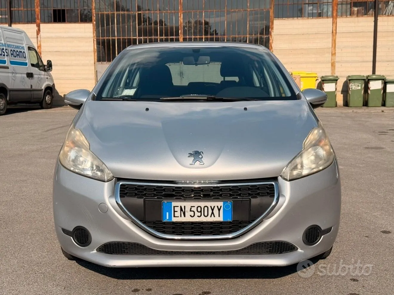 Peugeot 208 2013 photo 2