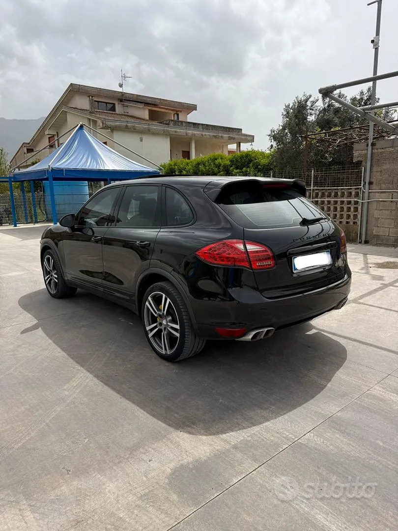 Porsche Cayenne 2011 photo 4