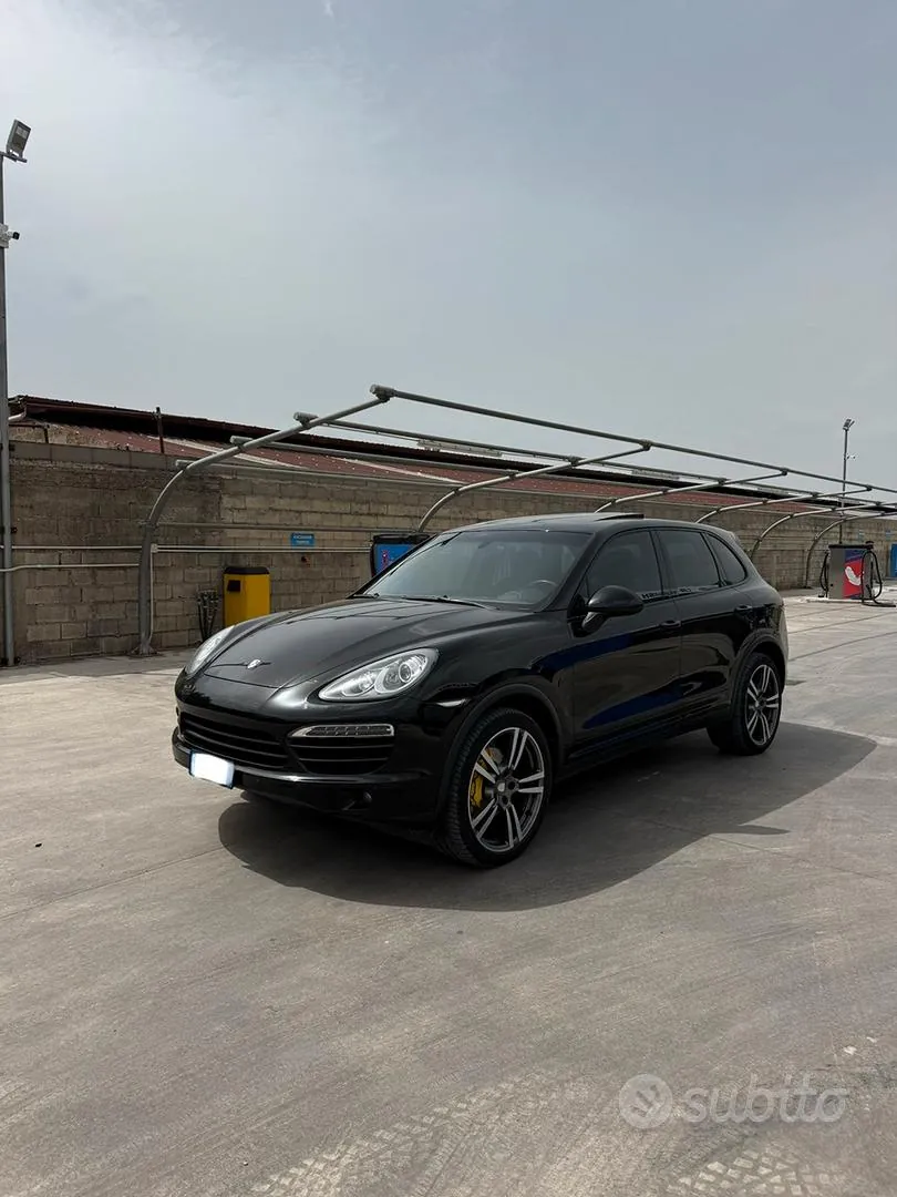 Porsche Cayenne 2011 photo 2