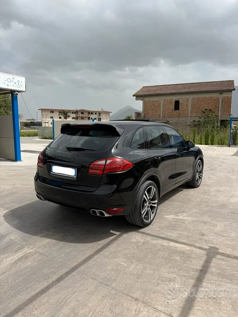 Porsche Cayenne 2011 photo 3