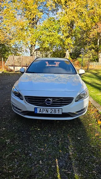 Volvo V60 2015 photo 2