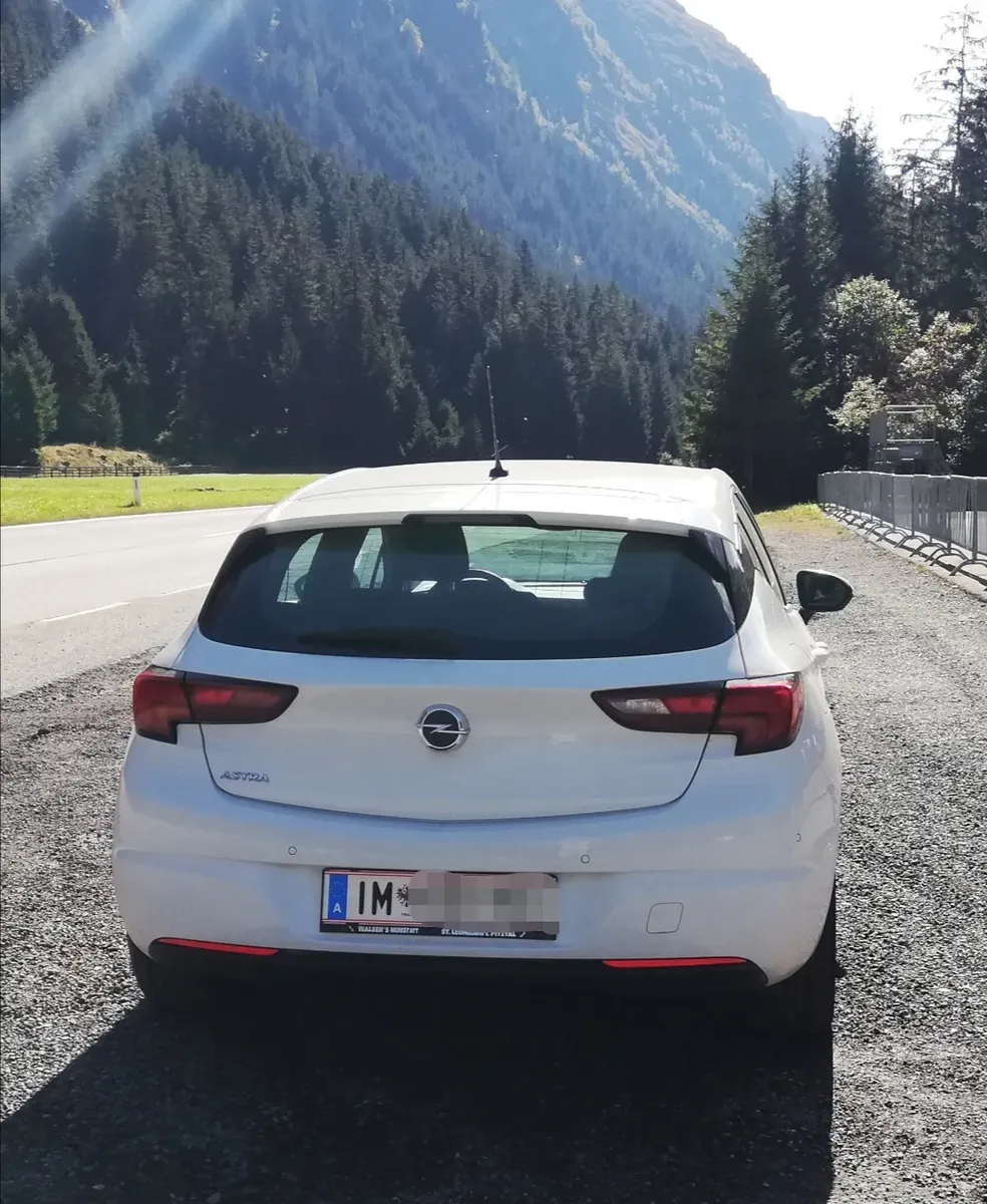 Opel Astra 2020 photo 2