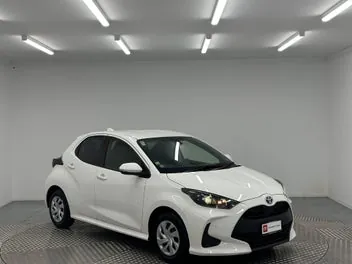 Toyota Yaris 2023 photo 2