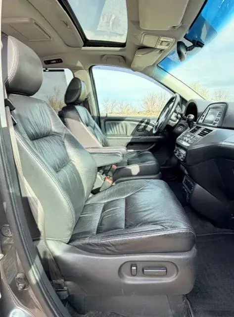 Honda Odyssey 2010 photo 3