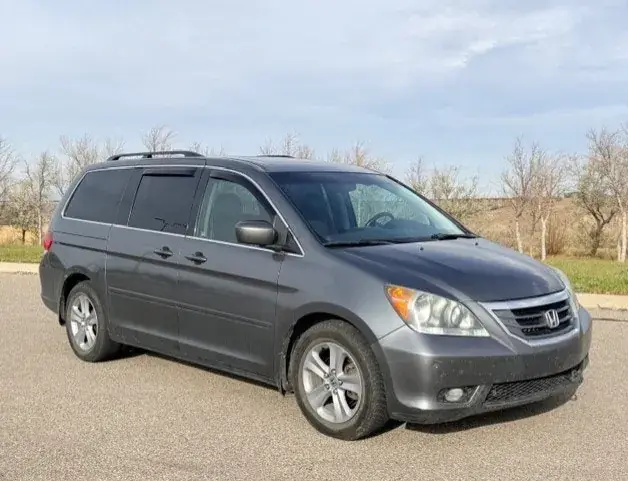 Honda Odyssey 2010 photo 2