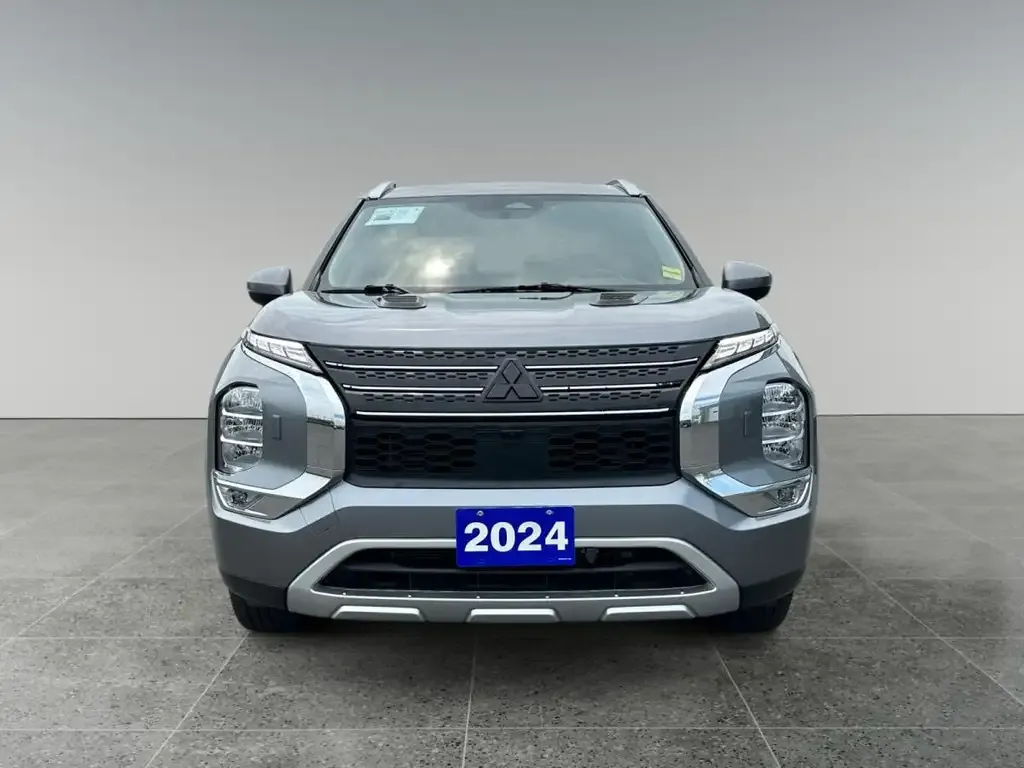 Mitsubishi Outlander 2024 photo 2