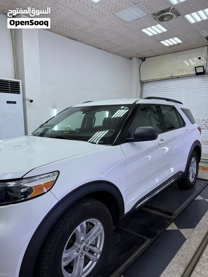 Ford Explorer 2023 photo 3