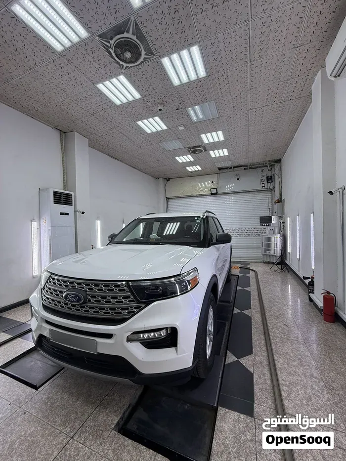 Ford Explorer 2023 photo 2