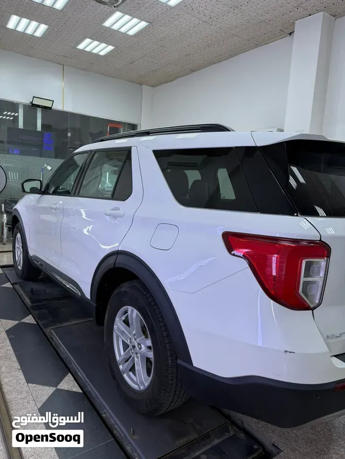 Ford Explorer 2023 photo 4