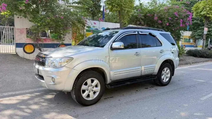 Toyota Fortuner 2012 photo 3