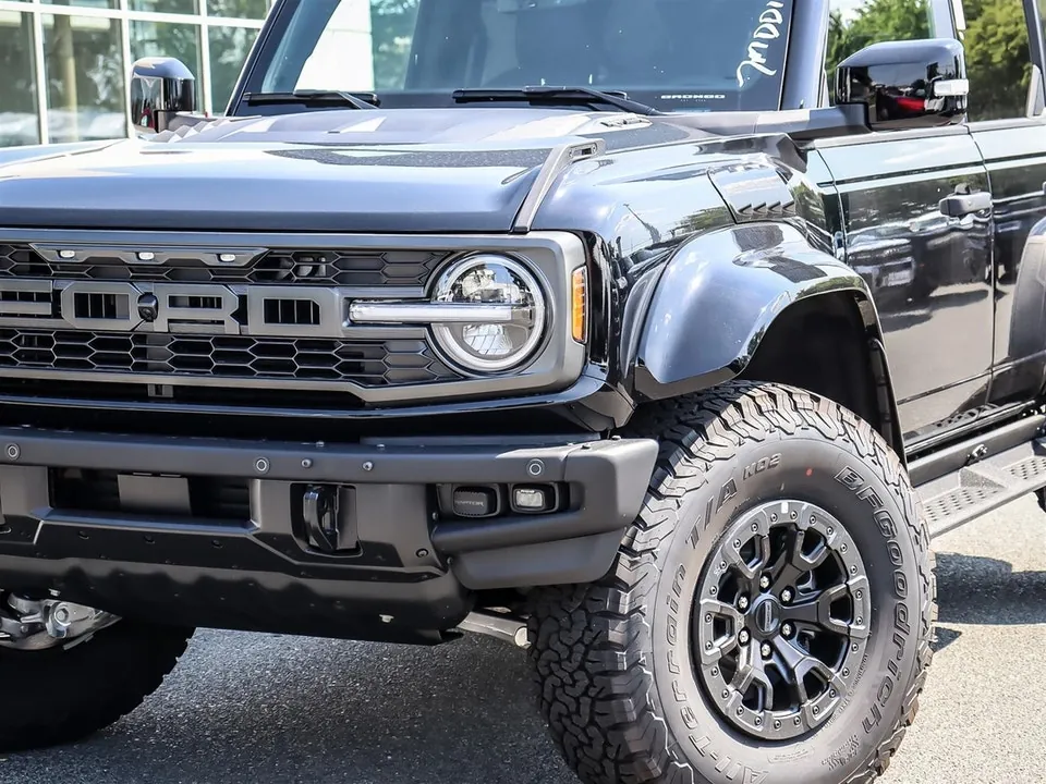 Ford Bronco 2025 photo 2